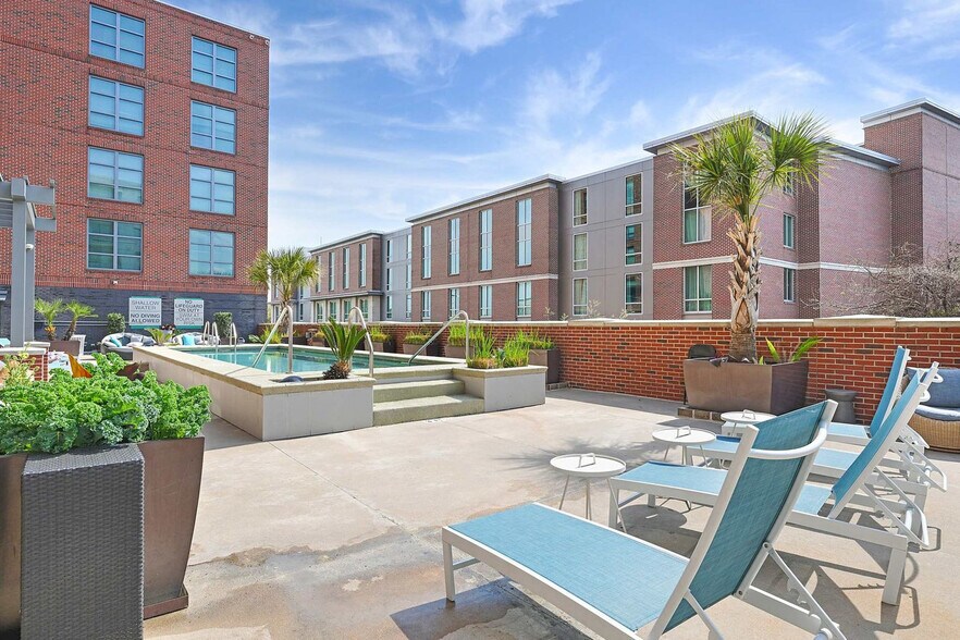 Building Photo - 28 Woolfe St