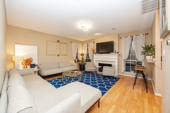 Building Photo - 2106 Hunter Pl Ln