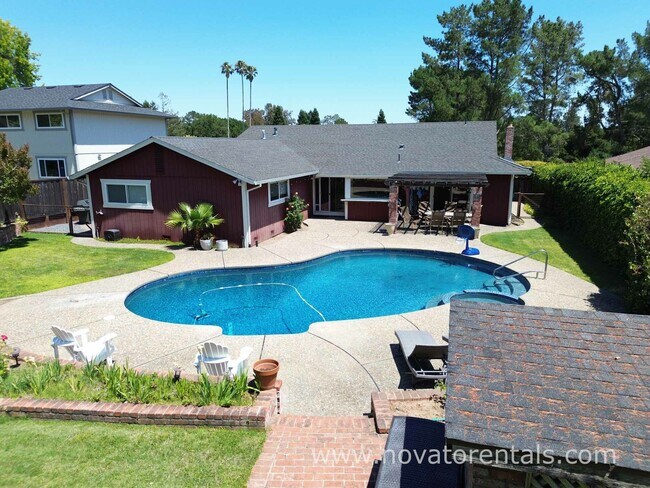 Building Photo - 17 Mosswood Ct