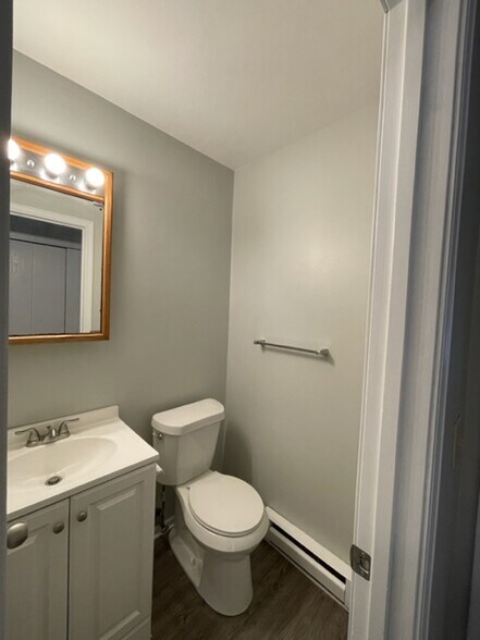 Building Photo - 534 S College Dr