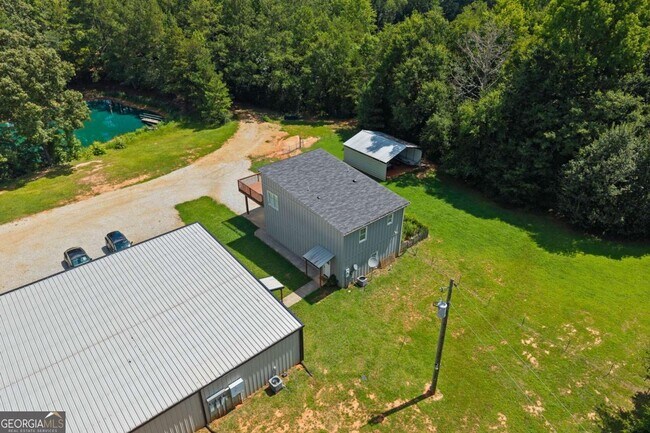 Building Photo - 221 Columbus Dr