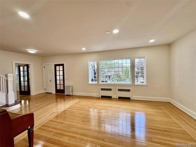 Building Photo - 73 Watkins Ave