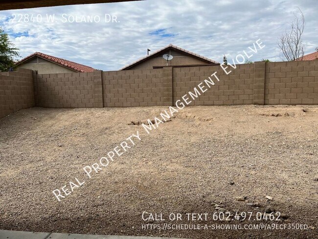 Building Photo - Move in Special