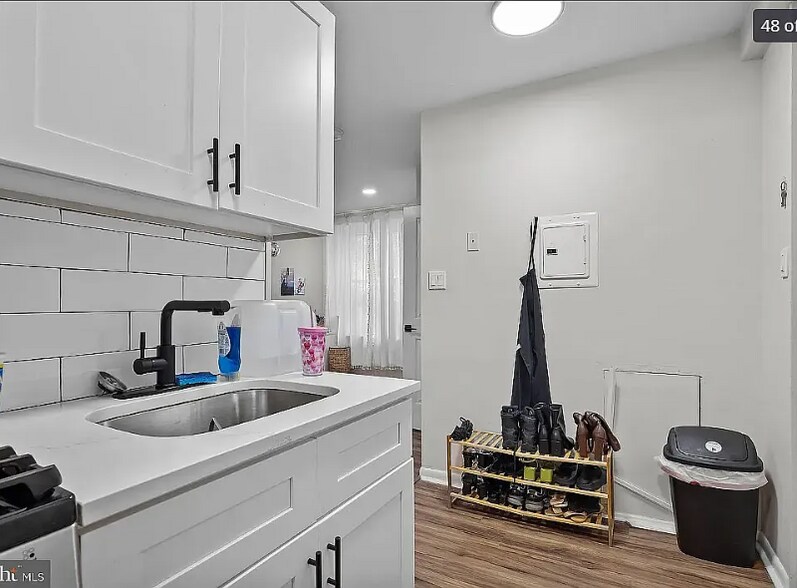 Building Photo - 400 Vernon Rd