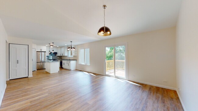 Building Photo - 1913 Barnhill Dr