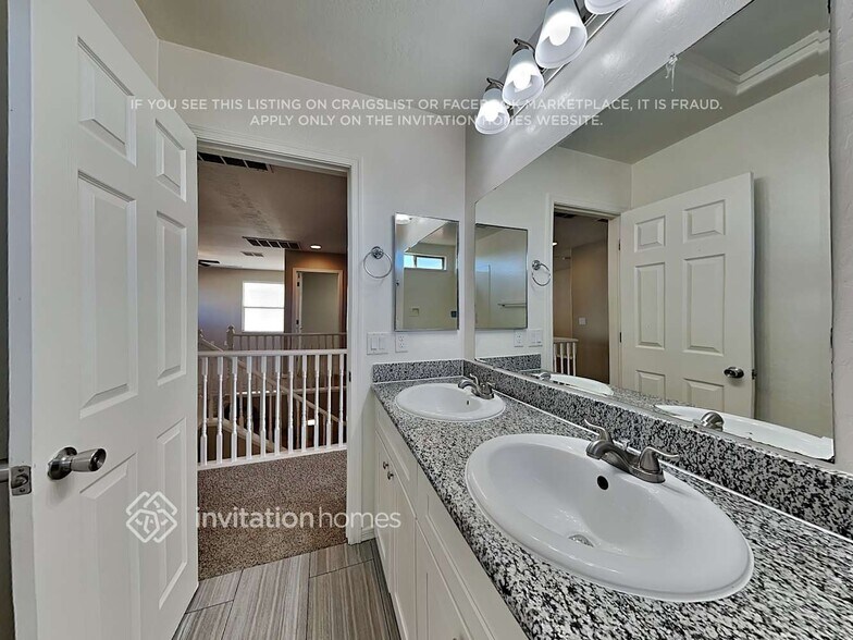 Building Photo - 18619 W Sanna St