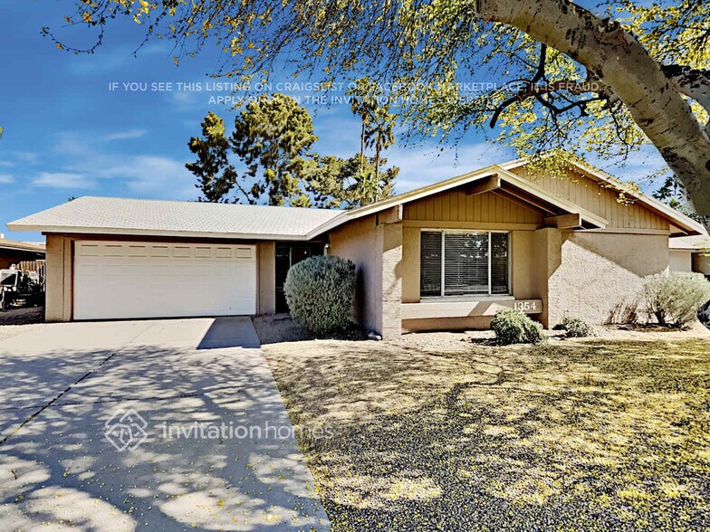 Primary Photo - 1354 W Pecos Ave