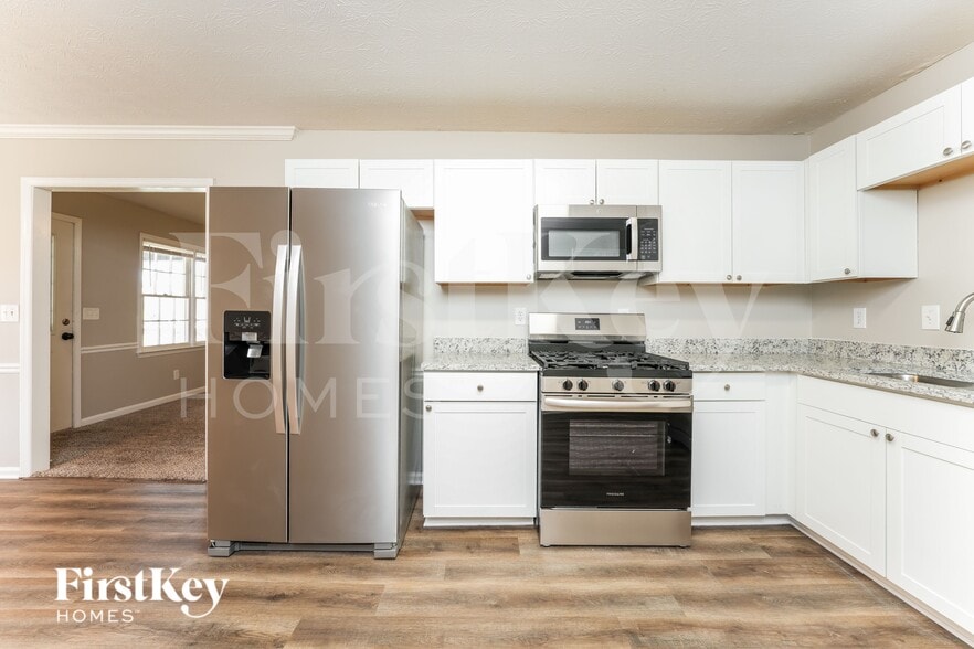 Building Photo - 3724 Red Rose Ct