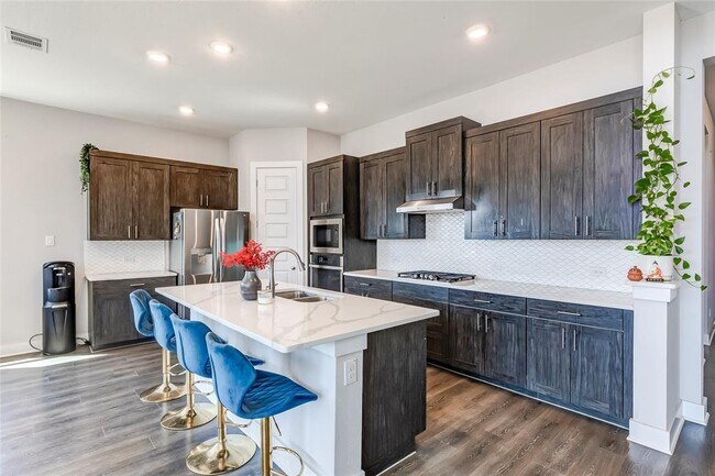 Building Photo - 3020 Sage Ranch Dr