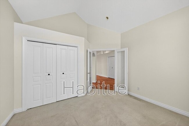 Building Photo - 393 E Trailside Dr