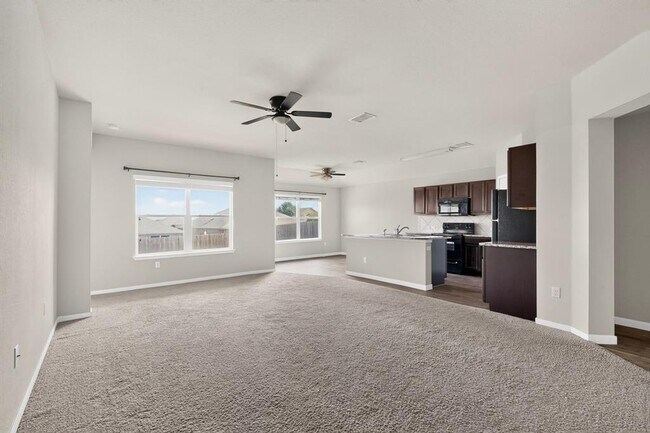 Building Photo - 402 Pentire Way