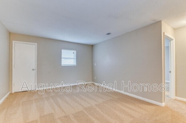 Building Photo - 3001 Strickland Ct