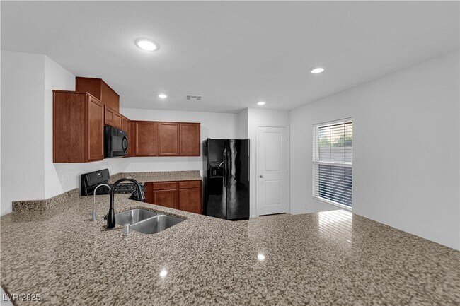 Building Photo - 9734 Cluny Ave