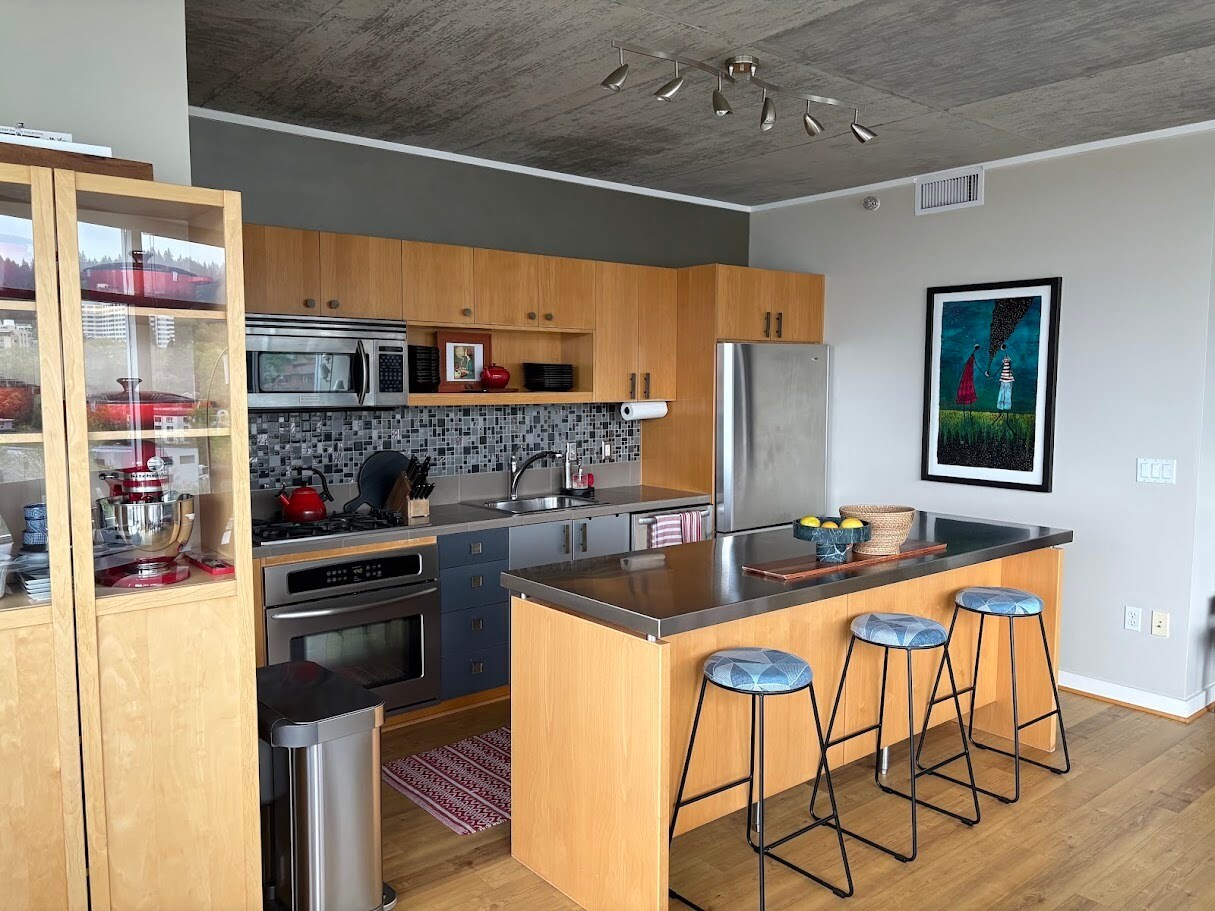 Kitchen - 1926 W Burnside St