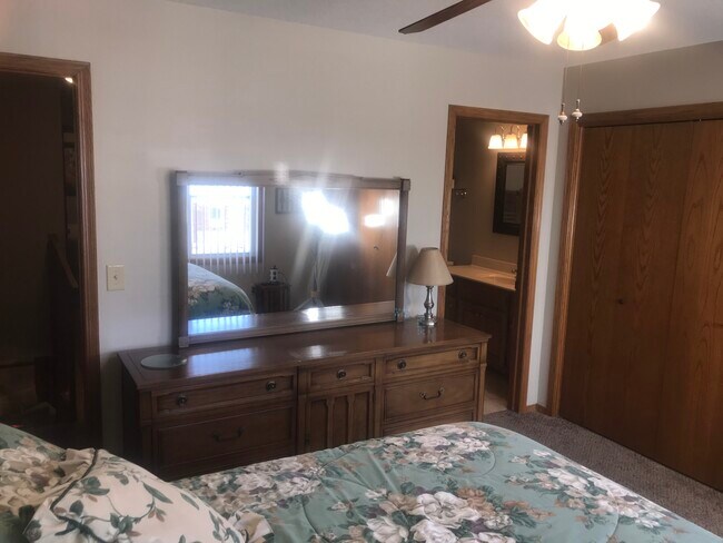 Building Photo - 101 S Rock Rd