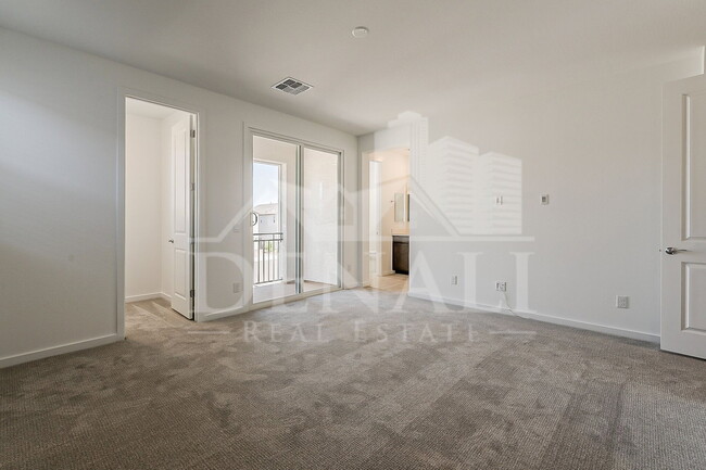Building Photo - 2434 W Rowel Rd