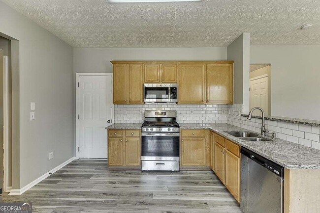 Building Photo - 678 Clairidge Elm Trail SW