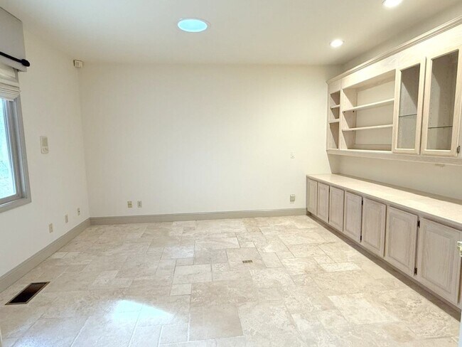 Building Photo - REDUCED ! Beautiful custom one story estate located on one of the most desirable streets in Black...