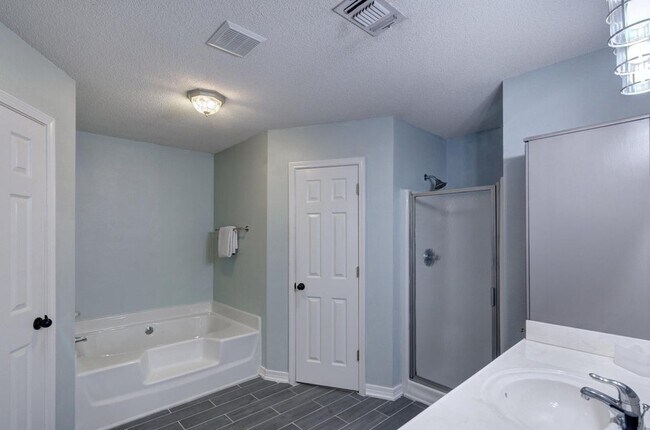 Building Photo - 8271 Branston Dr