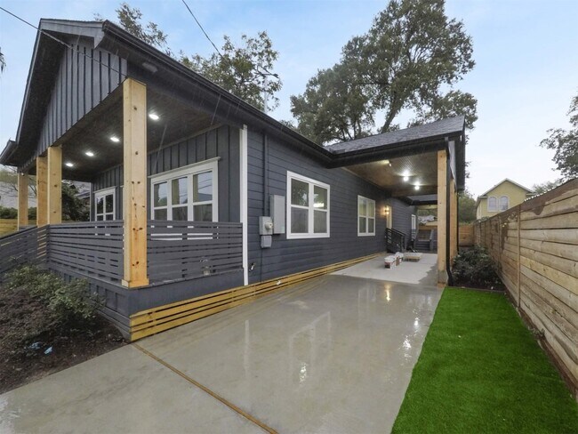 Building Photo - 1209 Tabor St