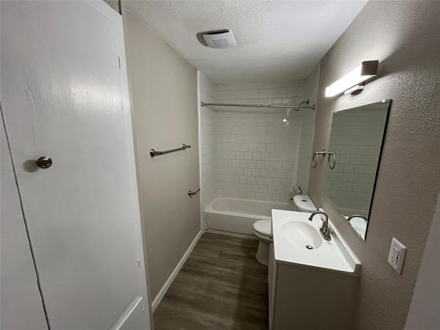 Building Photo - 3009 Clover Dr