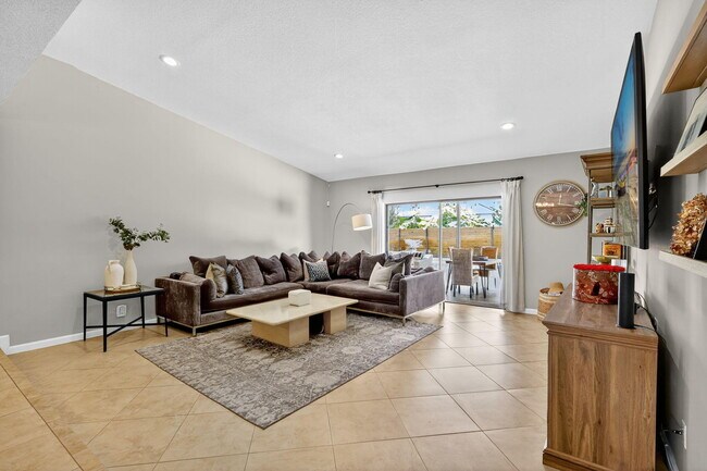 Building Photo - 11294 Pine Valley Dr
