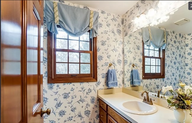 Building Photo - Beautiful House Located in Sylvania Township