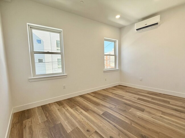 Building Photo - 1255 Leopard St