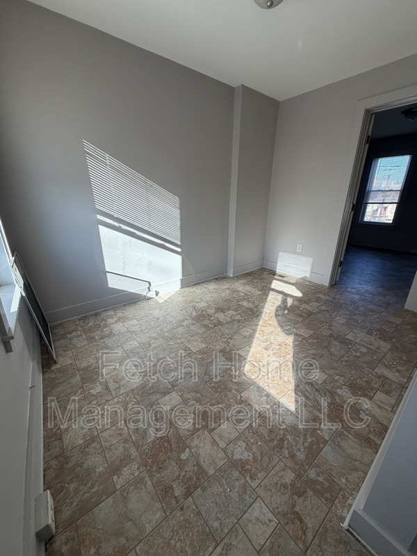 Building Photo - 238 W Mifflin St