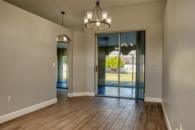 Building Photo - 1447 Kingston Way