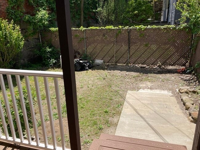 Building Photo - 517 E 3rd St