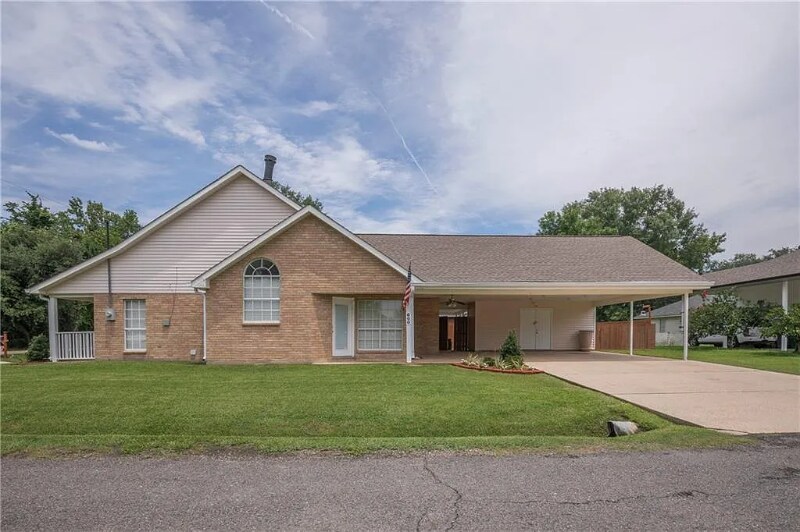Building Photo - 600 Gardenia St