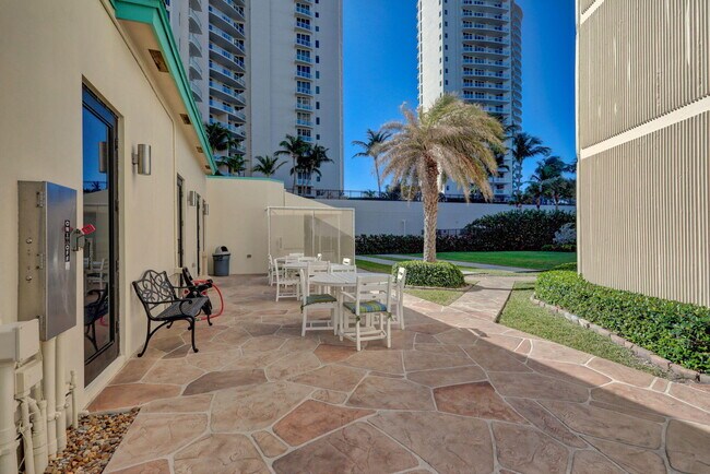 Building Photo - 2800 N Ocean Dr