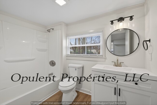 Building Photo - 1216 Stevens Ave NE