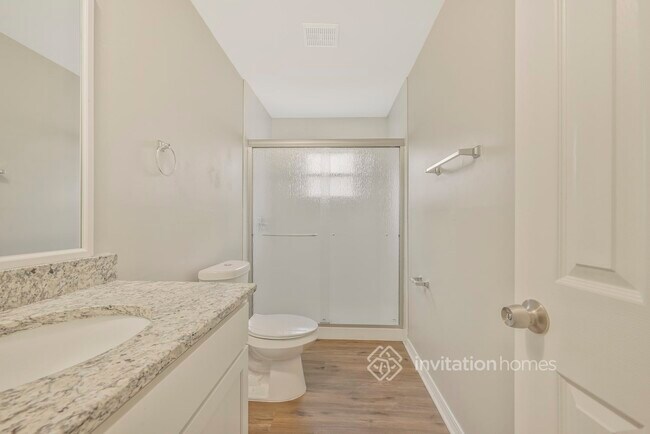 Building Photo - 10425 Kingbrook Ln