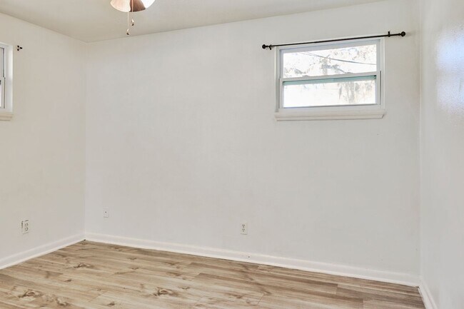 Building Photo - 395 Aurora Boulevard