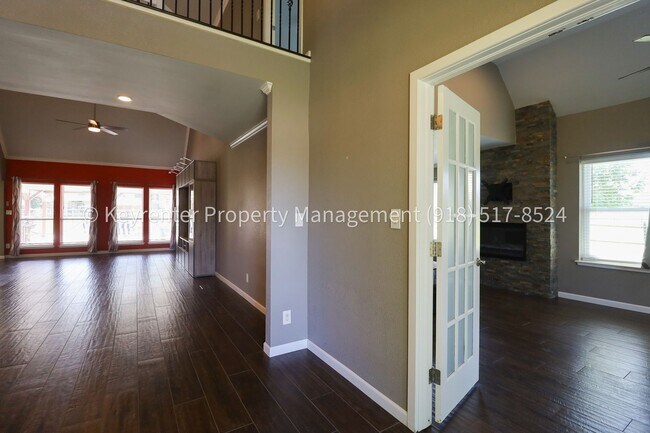 Building Photo - Incredible 4 Bedroom 4 Bath Home in Owasso!!!