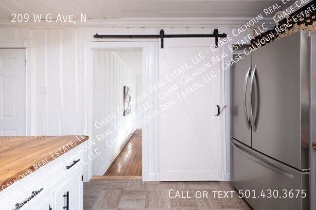 Building Photo - 209 W G Ave