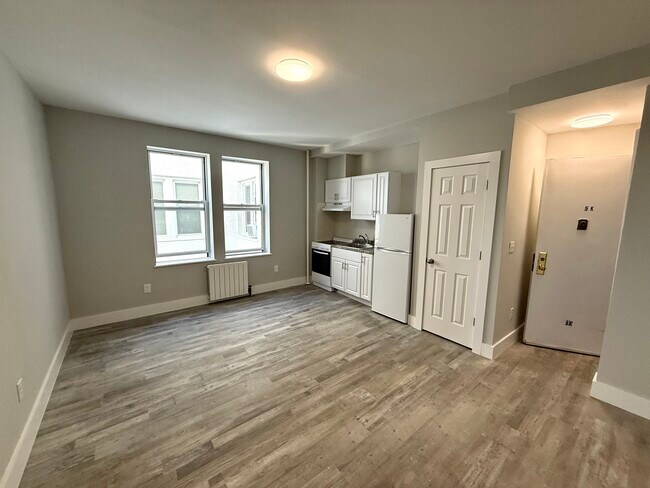 Building Photo - 237 E Broadway