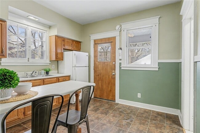 Building Photo - 30 Shepard St