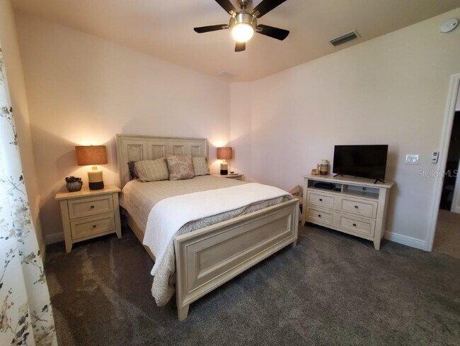 Building Photo - 240 West End Dr