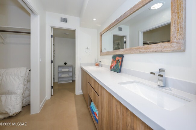 Building Photo - 2791 W Casas Cir