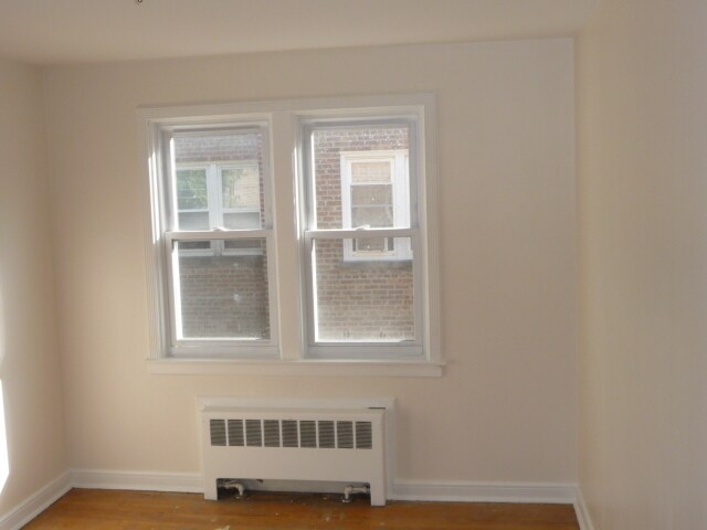 Building Photo - NORTH SIDE - Spacious 2BD/1BTH unit for rent!
