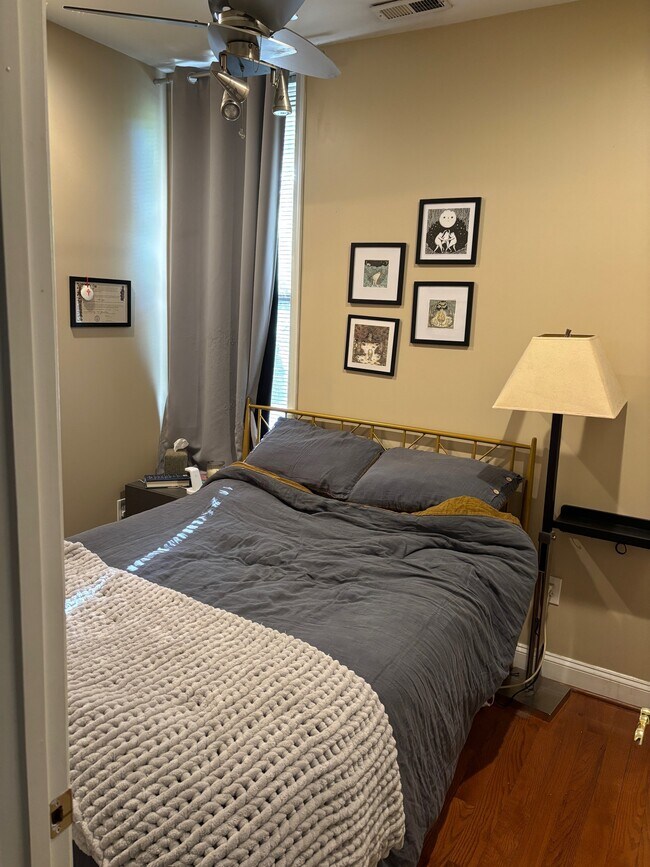 Building Photo - 1012 N St NW