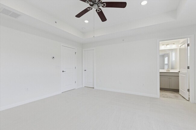 Building Photo - Available Immediately – 3 Bedroom / 2.5 Bath Townhome in Downingtown School District