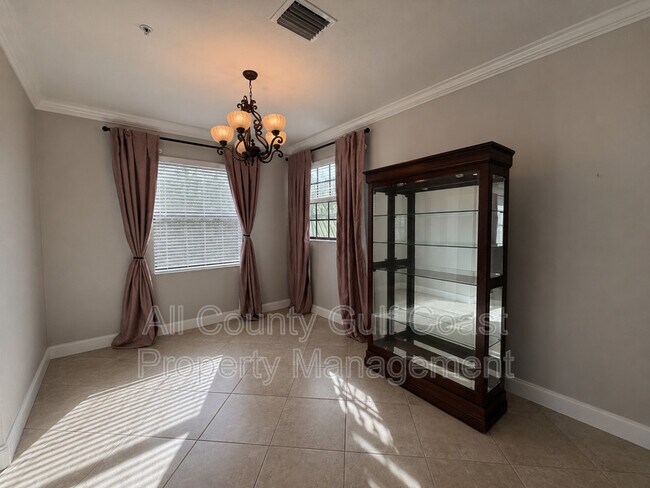 Building Photo - 211 Red Fox Ct