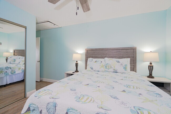 Building Photo - 4000 Gulf Terrace Dr