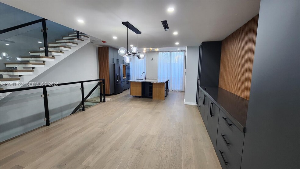 Building Photo - 1155 102nd St