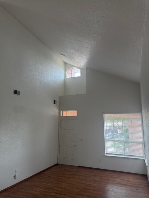 Building Photo - Tracy 3 Bedroom 2.5 Bathroom Home