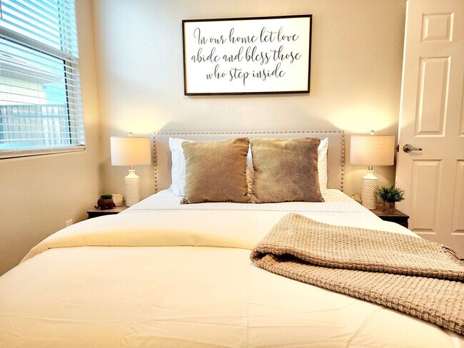 Building Photo - FULLY-FURNISHED 4/Bed 2/Bath in LAVEEN